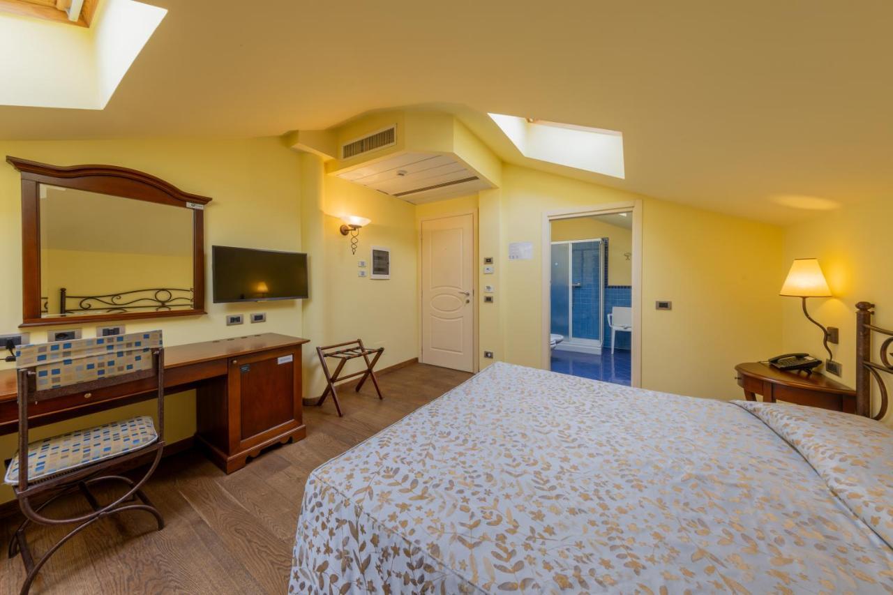La Darsena Boutique Hotel & Restaurant Tremezzo Ngoại thất bức ảnh